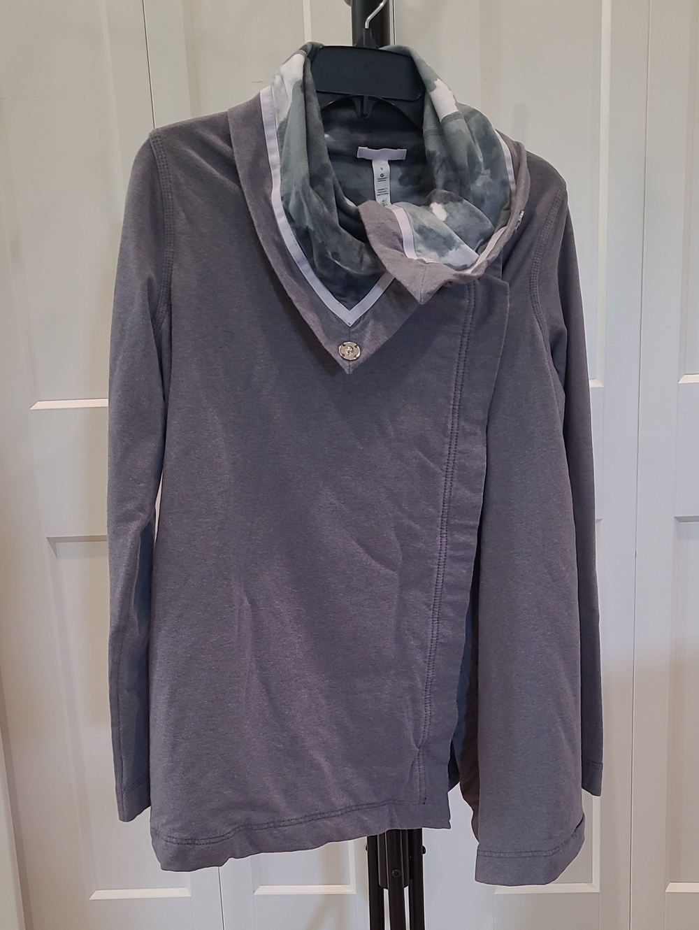 lululemon athletica Gray Asymmetric Savasana Wrap Jacket with Camo Scarf Collar